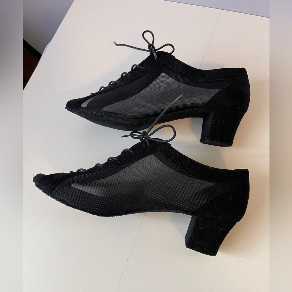 Capezio Beatrice Ballroom Dance Shoes 10W Black Suede & Mesh Lace Up - Picture 5 of 11